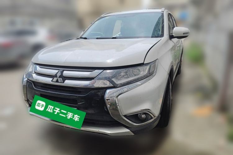 Used Mitsubishi Outlander 2018 2.0L Two-Wheel Drive Glory Edition 5 Seats Guazi used car, China used car export, Used car for sale, Used  cars, Cheapest cars for sale