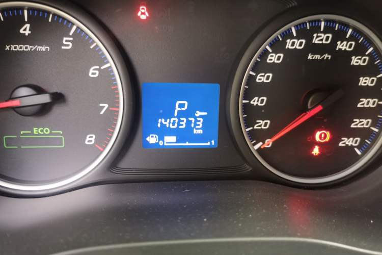 Used Mitsubishi Outlander 2018 2.0L Two-Wheel Drive Glory Edition 5 Seats Odometer Close Up