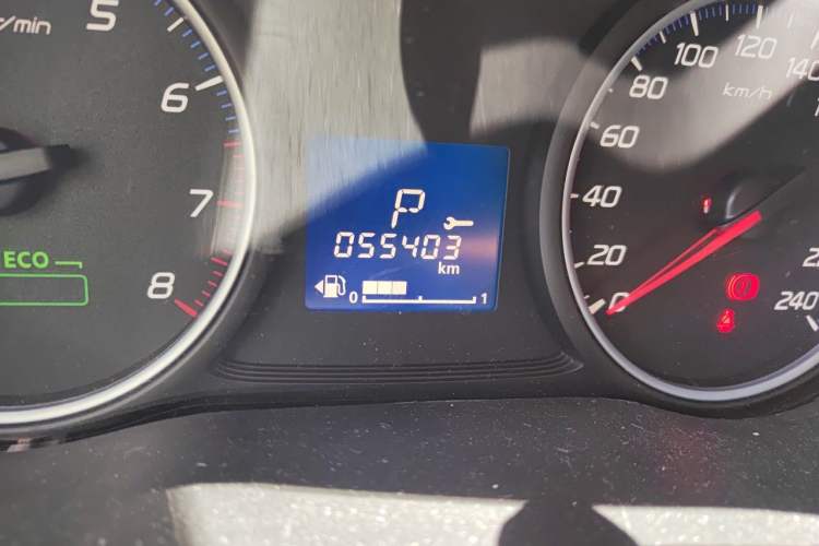 Used Mitsubishi Outlander 2018 2.0L Two-Wheel Drive Glory Edition 5 Seats Odometer Close Up