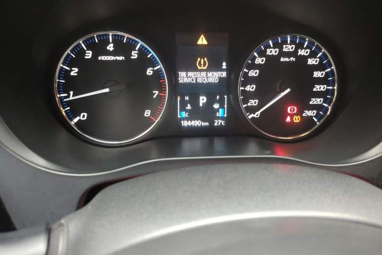 Used Mitsubishi Outlander 2018 2.0L Two-Wheel Drive Glory Edition 5 Seats Odometer Close Up