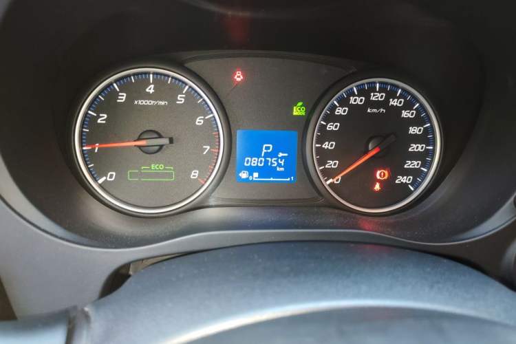 Used Mitsubishi Outlander 2018 2.0L Two-Wheel Drive Glory Edition 5 Seats Odometer Close Up