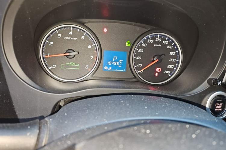 Used Mitsubishi Outlander 2018 2.0L Two-Wheel Drive Glory Edition 5 Seats Odometer Close Up