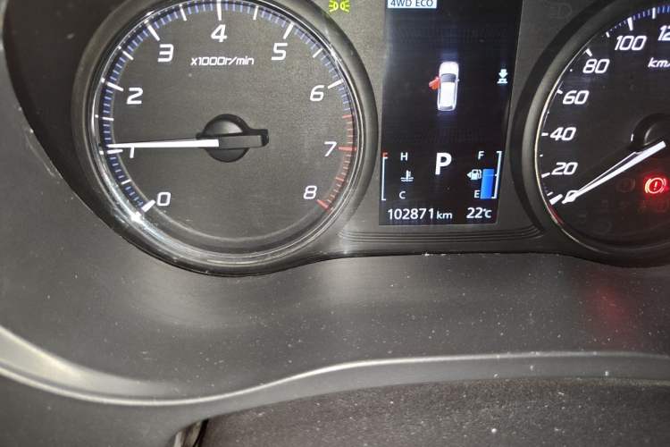 Used Mitsubishi Outlander 2018 2.4L 4x4 Elite Edition 5 Seats Odometer Close Up