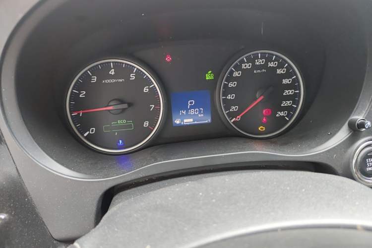 Used Mitsubishi Outlander 2018 2.0L Two-Wheel Drive Glory Edition 5 Seats Odometer Close Up