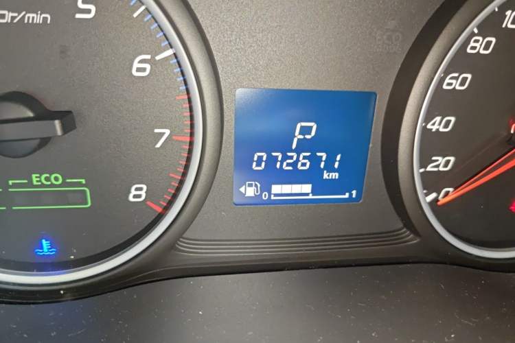 Used Mitsubishi Outlander 2018 2.0L Two-Wheel Drive Glory Edition 5 Seats Odometer Close Up