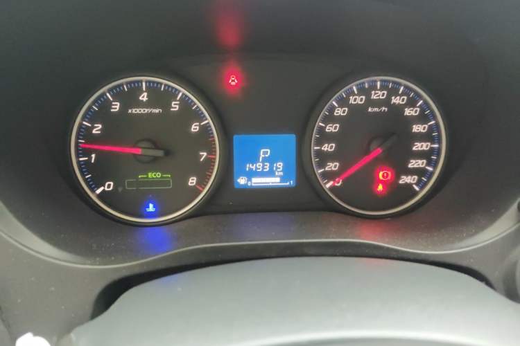 Used Mitsubishi Outlander 2018 2.0L Two-Wheel Drive Glory Edition 5 Seats Odometer Close Up