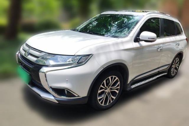 Used Mitsubishi Outlander 2018 2.4L 4x4 Luxury Edition 7-Seater