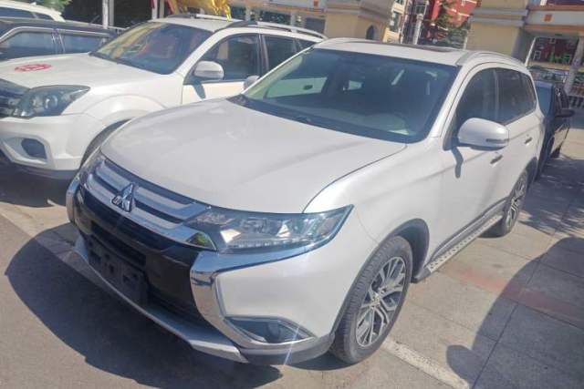 Used Mitsubishi Outlander 2018 2.4L 4x4 Luxury Edition 7-Seater