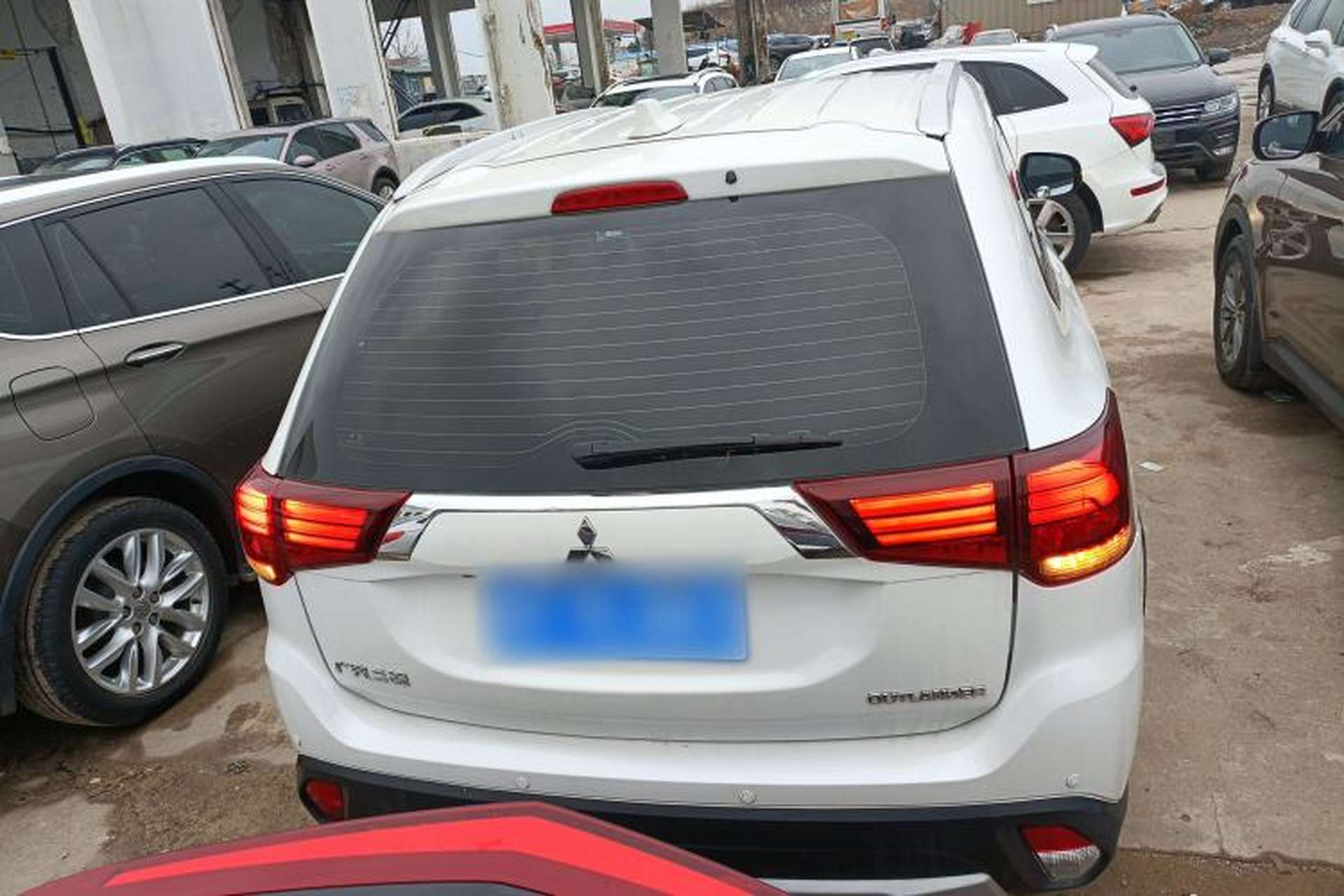 Used Mitsubishi Outlander 2018 2.0L Two-Wheel Drive Glory Edition 5 Seats Rear