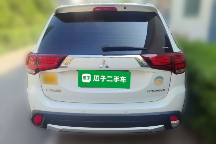 Used Mitsubishi Outlander 2018 2.4L 4x4 Elite Edition 5 Seats Rear
