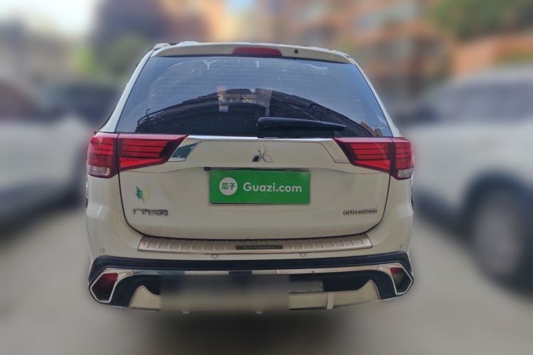 Used Mitsubishi Outlander 2018 2.4L 4x4 Elite Edition 5 Seats Rear