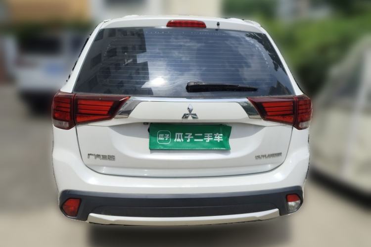Used Mitsubishi Outlander 2018 2.0L Two-Wheel Drive Glory Edition 5 Seats Rear