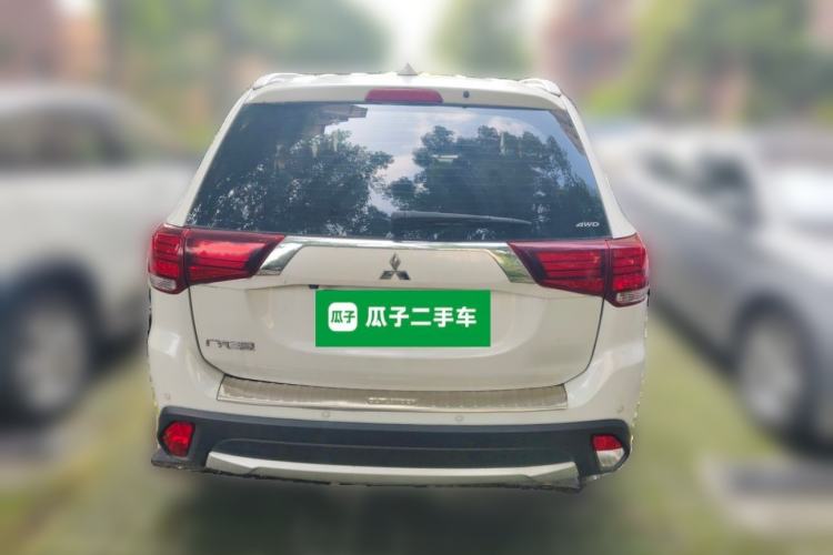 Used Mitsubishi Outlander 2018 2.4L 4x4 Luxury Edition 7-Seater Rear