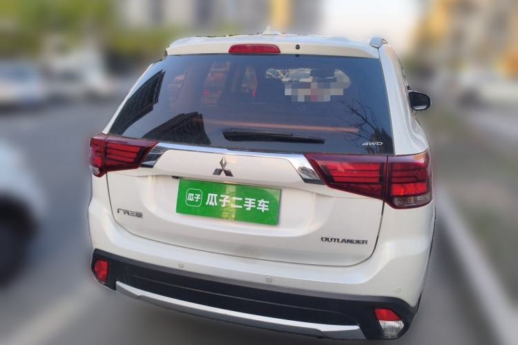 Used Mitsubishi Outlander 2018 2.4L 4x4 Elite Edition 5 Seats Rear