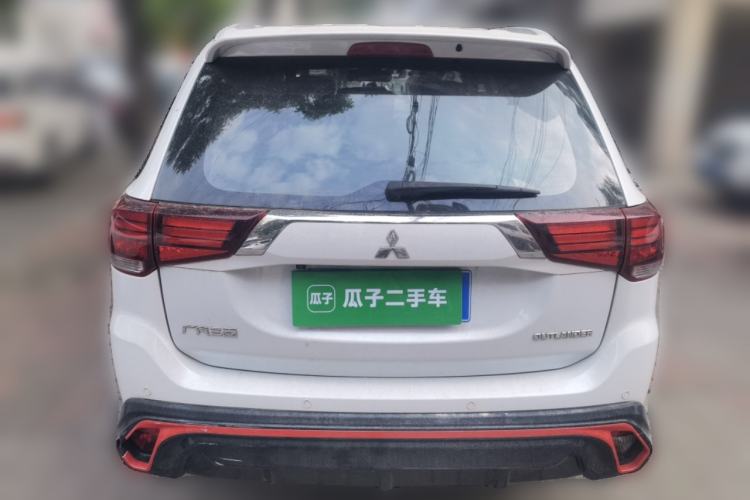 Used Mitsubishi Outlander 2018 2.0L Two-Wheel Drive Glory Edition 5 Seats Rear