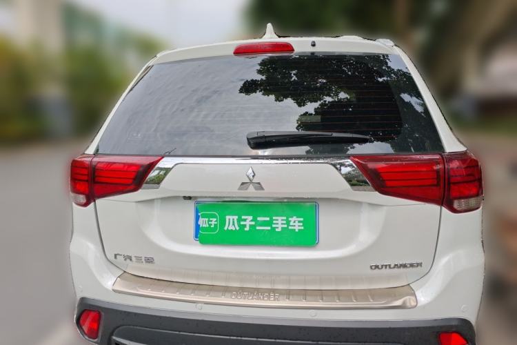 Used Mitsubishi Outlander 2018 2.4L 4x4 Elite Edition 5 Seats Rear