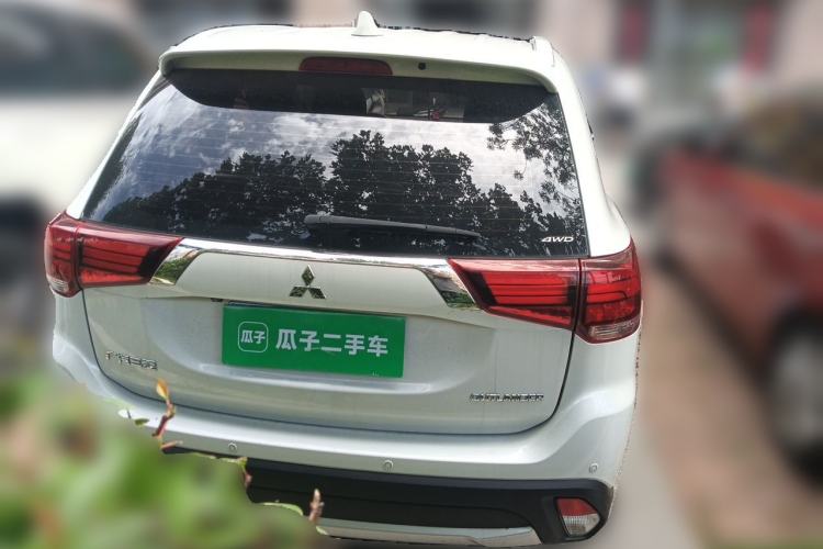 Used Mitsubishi Outlander 2018 2.4L 4x4 Elite Edition 5 Seats Rear