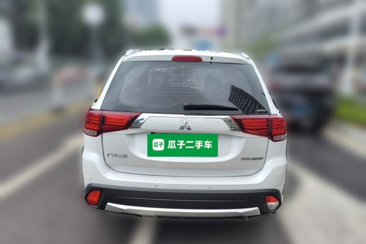 Used Mitsubishi Outlander 2018 2.4L 4x4 Luxury Edition 7-Seater Rear