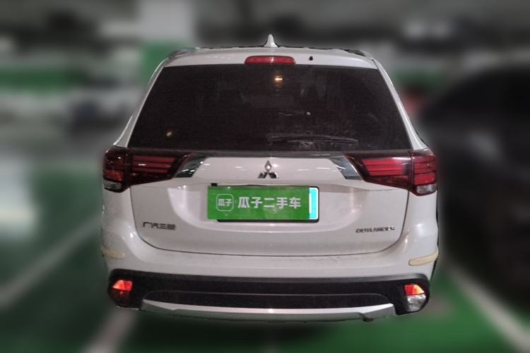 Used Mitsubishi Outlander 2018 2.0L Two-Wheel Drive Glory Edition 5 Seats Rear
