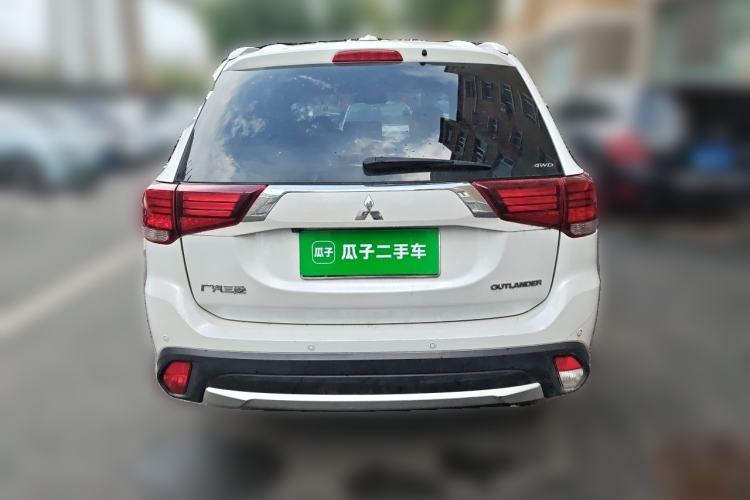 Used Mitsubishi Outlander 2018 2.4L 4x4 Elite Edition 5 Seats Rear