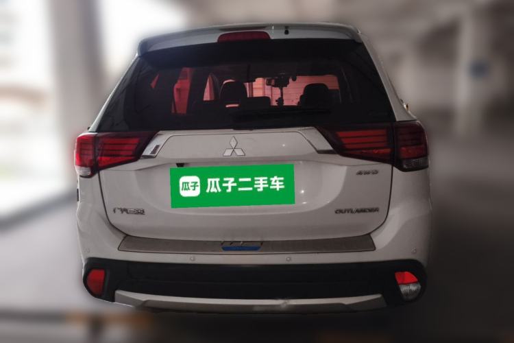 Used Mitsubishi Outlander 2018 2.4L 4x4 Elite Edition 5 Seats Rear
