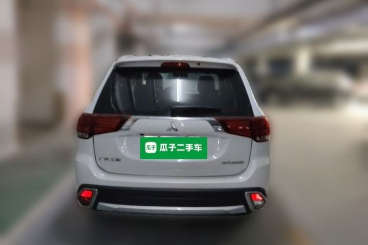 Used Mitsubishi Outlander 2018 2.0L Two-Wheel Drive Glory Edition 5 Seats Rear