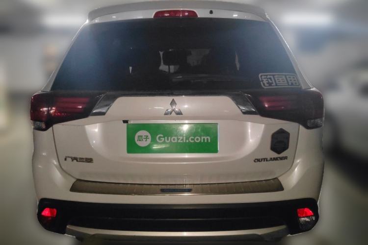 Used Mitsubishi Outlander 2018 2.0L Two-Wheel Drive Glory Edition 5 Seats Rear