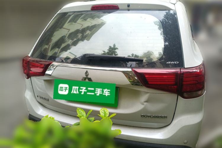 Used Mitsubishi Outlander 2018 2.4L 4x4 Elite Edition 5 Seats Rear