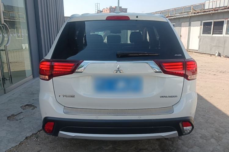 Used Mitsubishi Outlander 2018 2.4L 4x4 Elite Edition 5 Seats Rear