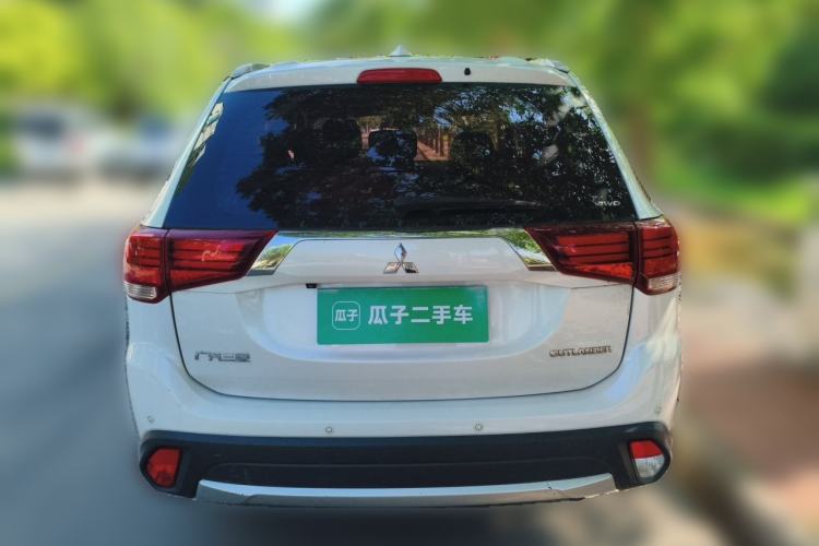 Used Mitsubishi Outlander 2018 2.4L 4x4 Elite Edition 5 Seats Rear