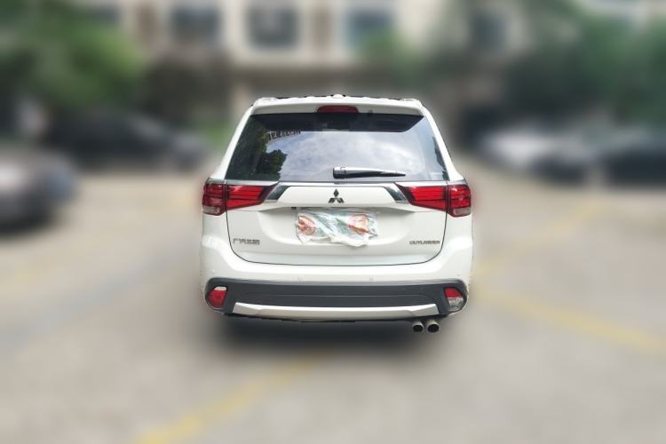 Used Mitsubishi Outlander 2018 2.4L 4x4 Luxury Edition 7-Seater Rear