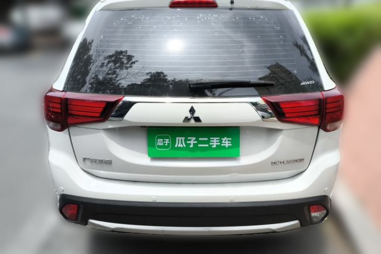 Used Mitsubishi Outlander 2018 2.4L 4x4 Prestige Edition 7 Seats Rear