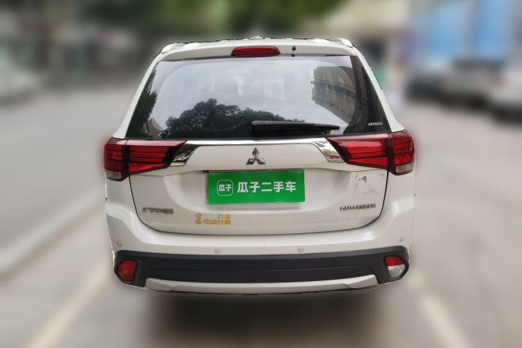 Used Mitsubishi Outlander 2018 2.4L 4x4 Elite Edition 5 Seats Rear