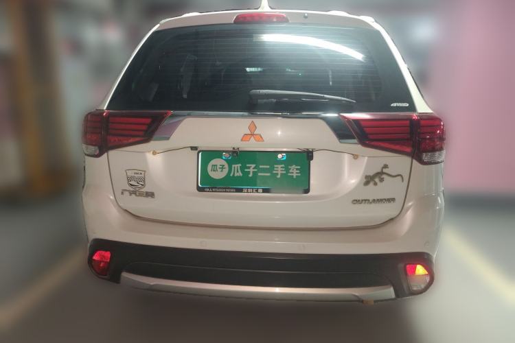 Used Mitsubishi Outlander 2018 2.4L 4x4 Luxury Edition 7-Seater Rear