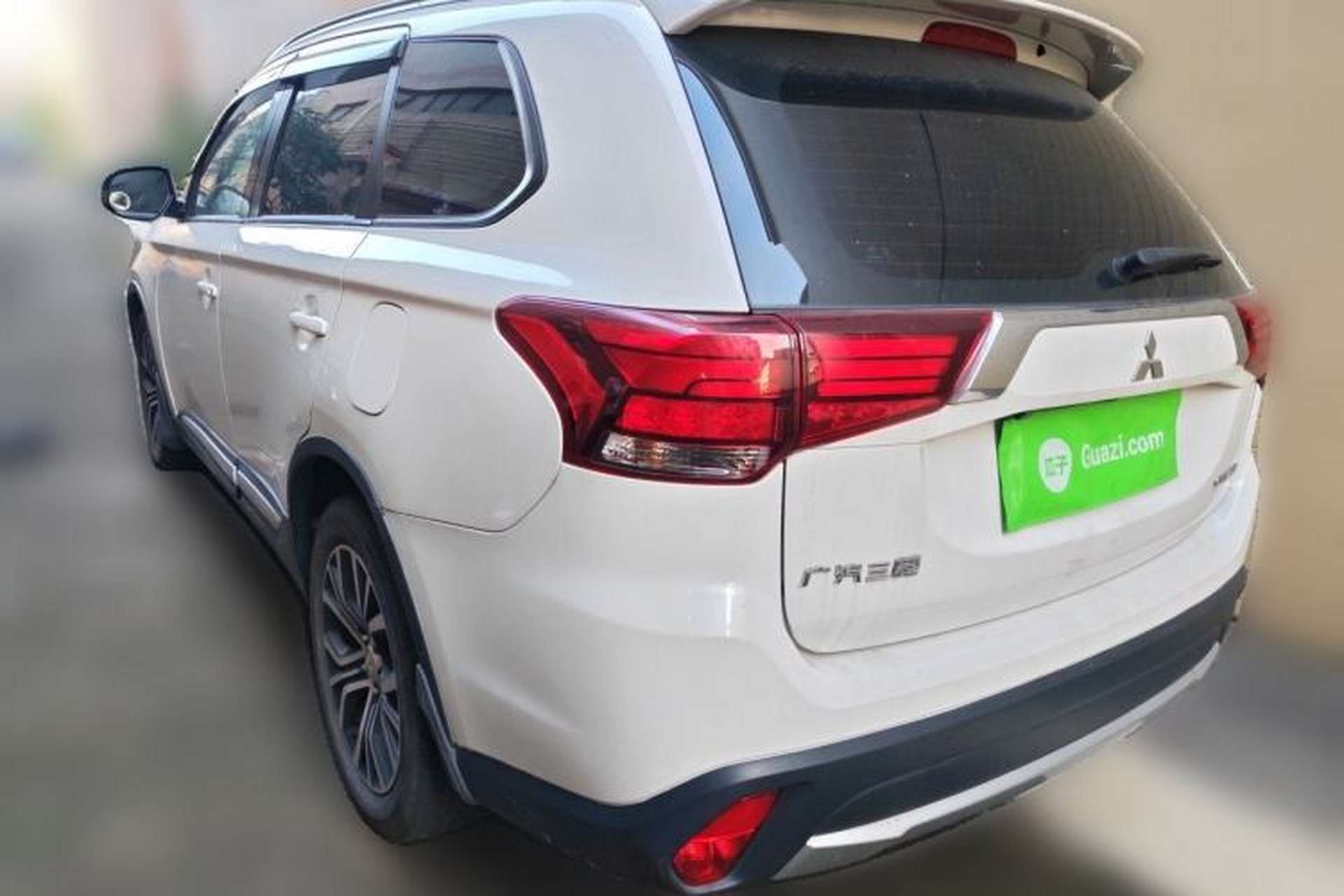 Used Mitsubishi Outlander 2018 2.0L Two-Wheel Drive Glory Edition 5 Seats Rear Left 45 Deg