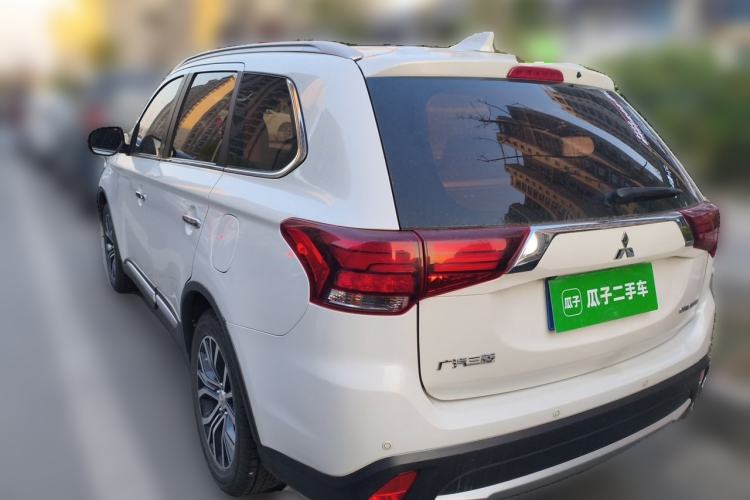 Used Mitsubishi Outlander 2018 2.4L 4x4 Elite Edition 5 Seats Rear Left 45 Deg