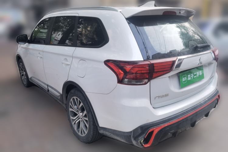 Used Mitsubishi Outlander 2018 2.0L Two-Wheel Drive Glory Edition 5 Seats Rear Left 45 Deg