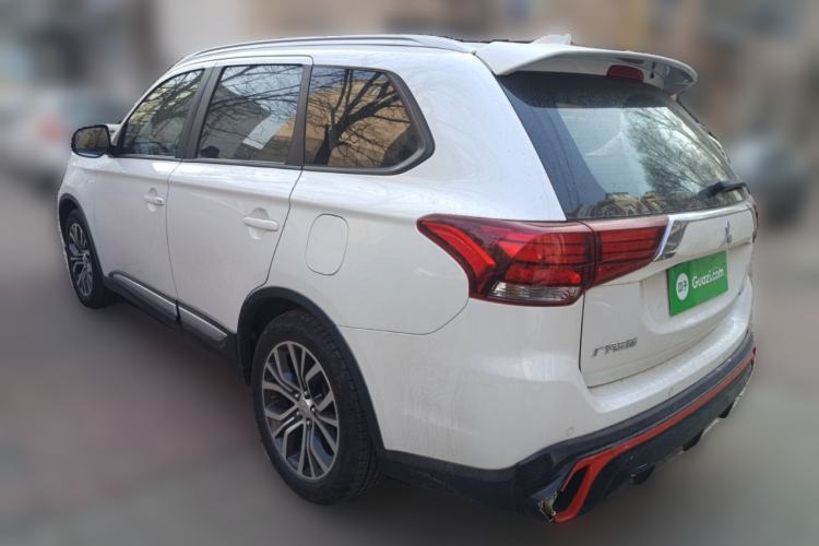 Used Mitsubishi Outlander 2018 2.0L Two-Wheel Drive Glory Edition 5 Seats Rear Left 45 Deg