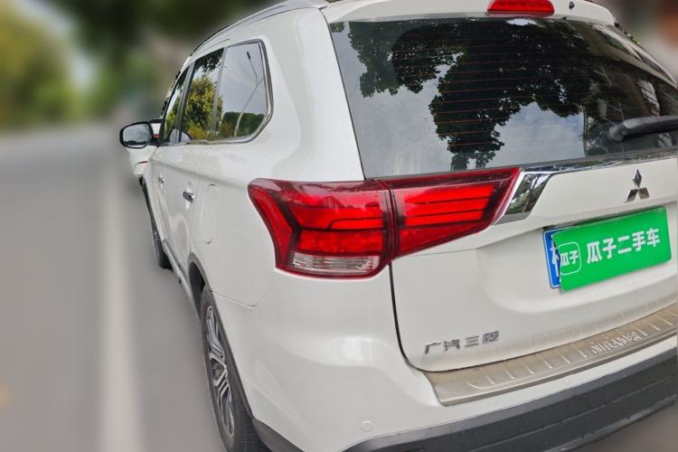 Used Mitsubishi Outlander 2018 2.4L 4x4 Elite Edition 5 Seats Rear Left 45 Deg
