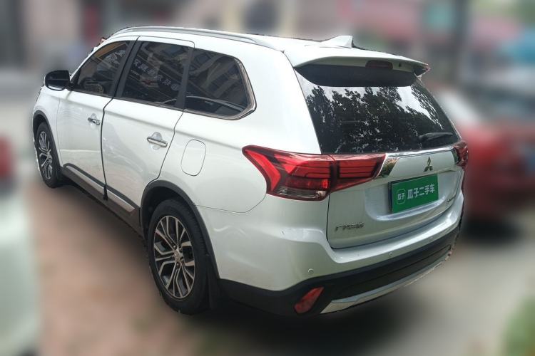 Used Mitsubishi Outlander 2018 2.4L 4x4 Elite Edition 5 Seats Rear Left 45 Deg