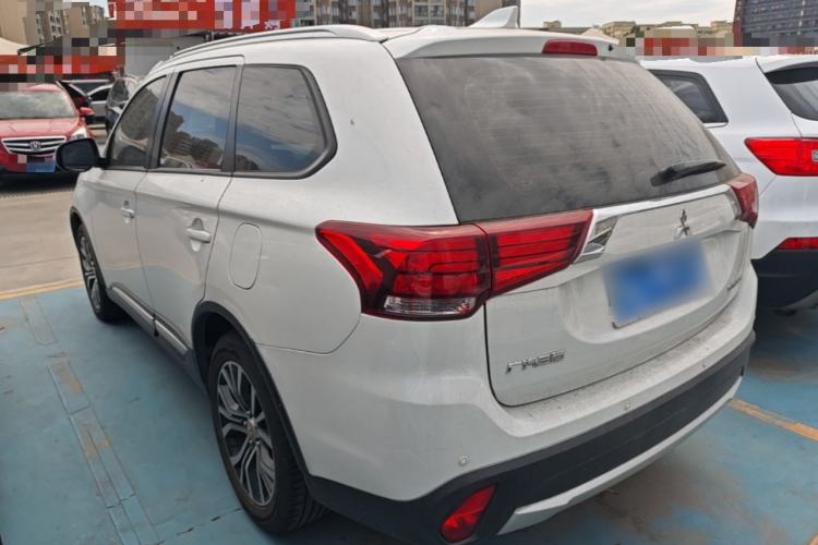 Used Mitsubishi Outlander 2018 2.0L Two-Wheel Drive Glory Edition 5 Seats Rear Left 45 Deg
