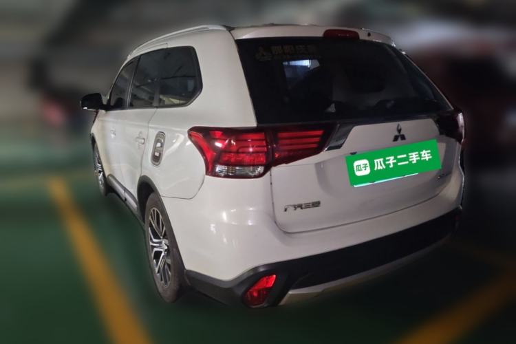 Used Mitsubishi Outlander 2018 2.0L Two-Wheel Drive Glory Edition 5 Seats Rear Left 45 Deg