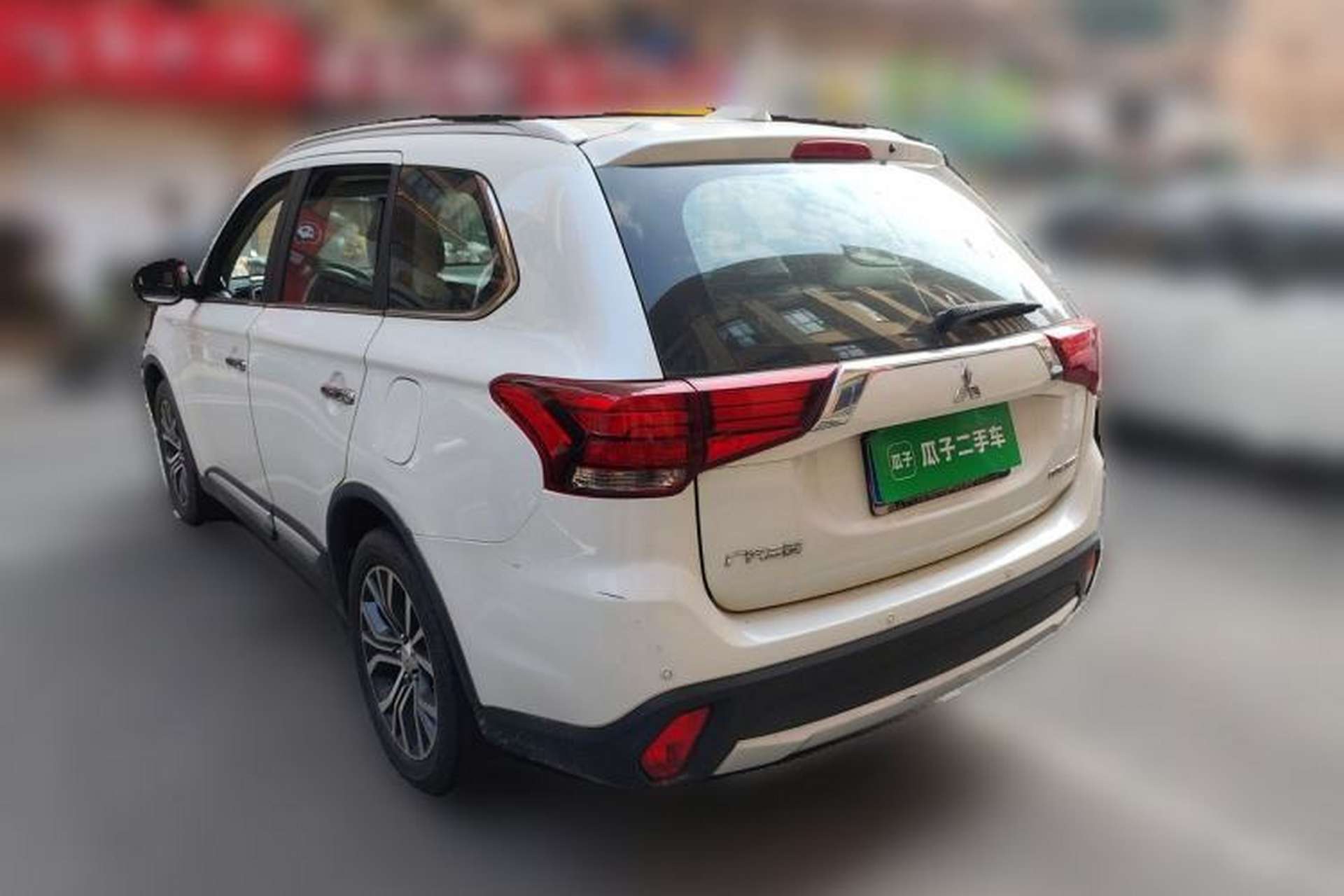 Used Mitsubishi Outlander 2018 2.4L 4x4 Luxury Edition 7-Seater Rear Left 45 Deg