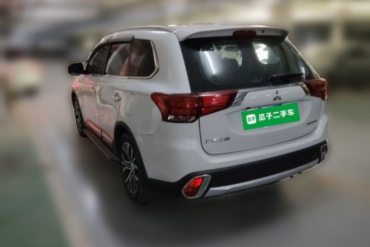 Used Mitsubishi Outlander 2018 2.0L Two-Wheel Drive Glory Edition 5 Seats Rear Left 45 Deg