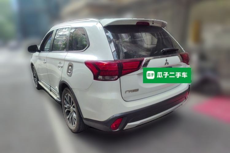 Used Mitsubishi Outlander 2018 2.0L Two-Wheel-Drive Jiale Edition 7-Seater Rear Left 45 Deg