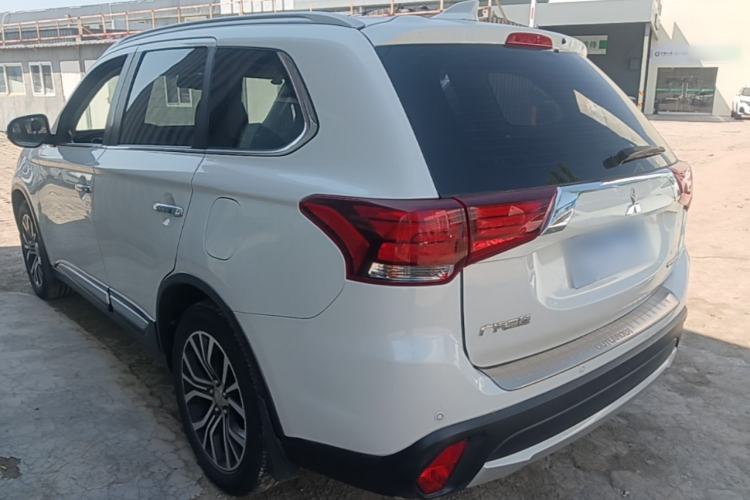 Used Mitsubishi Outlander 2018 2.4L 4x4 Elite Edition 5 Seats Rear Left 45 Deg
