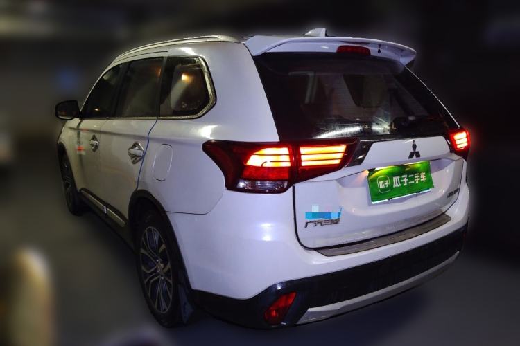 Used Mitsubishi Outlander  Rear Left 45 Deg