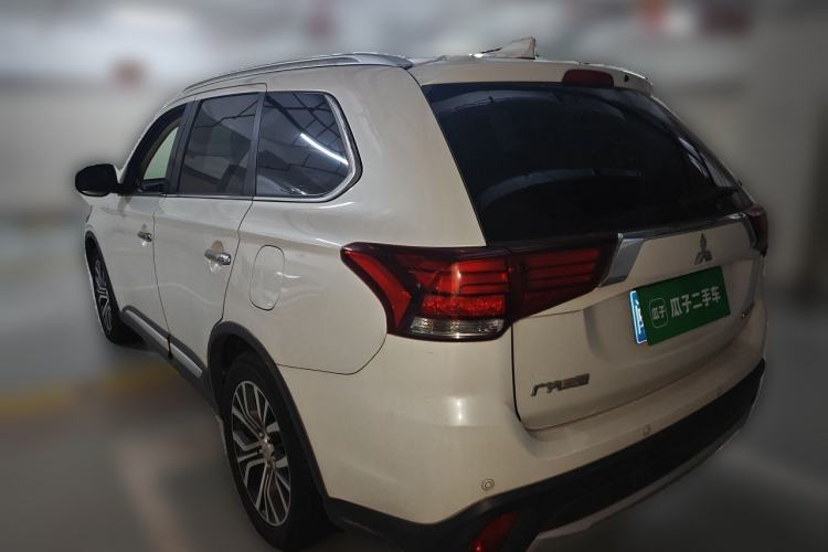 Used Mitsubishi Outlander 2018 2.4L 4x4 Elite Edition 5 Seats Rear Left 45 Deg