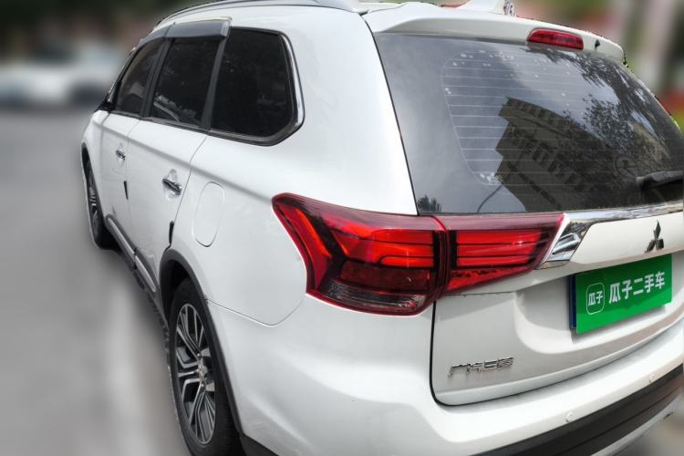 Used Mitsubishi Outlander 2018 2.4L 4x4 Prestige Edition 7 Seats Rear Left 45 Deg