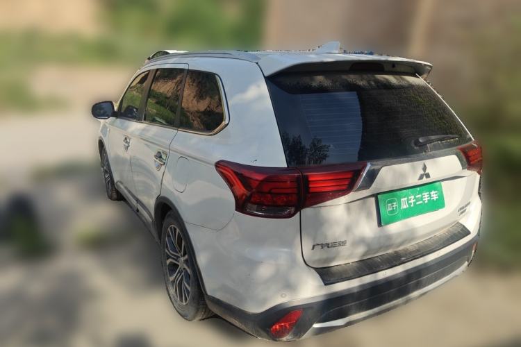 Used Mitsubishi Outlander 2018 2.4L 4x4 Elite Edition 5 Seats Rear Left 45 Deg